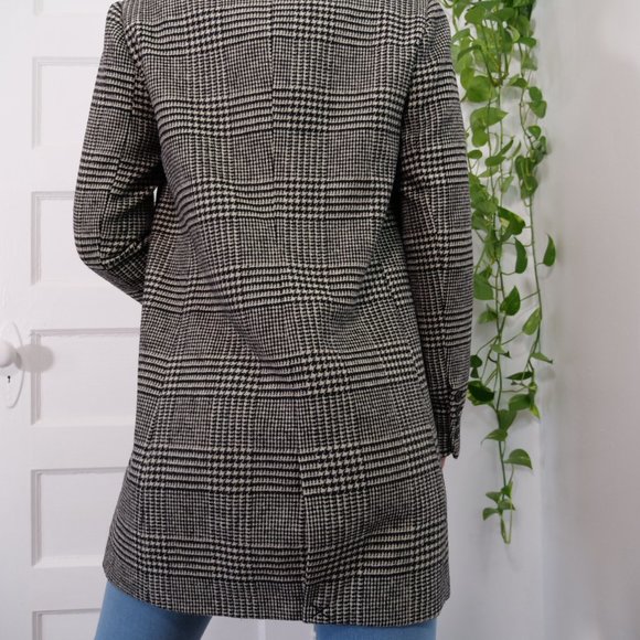Minimalist gingham suit coat - Picture 11 of 12